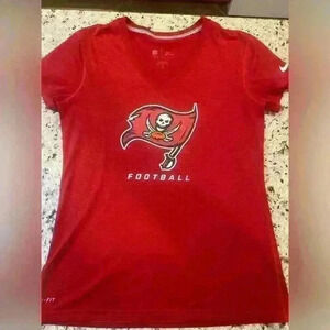 Nike Woman’s Tampa Bay Buccaneers Shirt